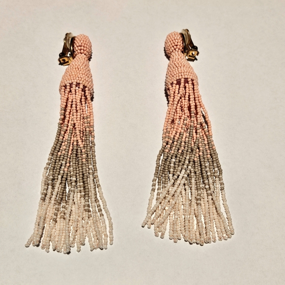 NEW Oscar de la Renta Tassel Clip-on Earrings Pink Beaded Fringe Luxury Party - Picture 2 of 9